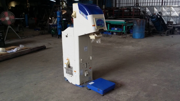 เครื่องชั่งเมล็ด SATAKE  รุ่น GPA135 เก่าญี่ปุ่น สภาพสวย เครื่องพร้อมใช้งาน