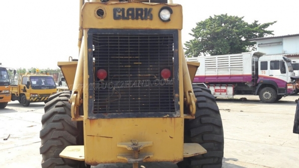 รถตัก ยี่ห้อ CLARK รุ่น MICHIGAN 75 B สามารถติดต่อคนขายได้โดยตรง คุณกิ่งกาญจน์ 084-344-0011