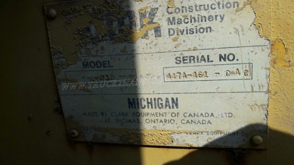 รถตัก ยี่ห้อ CLARK รุ่น MICHIGAN 75 B สามารถติดต่อคนขายได้โดยตรง คุณกิ่งกาญจน์ 084-344-0011