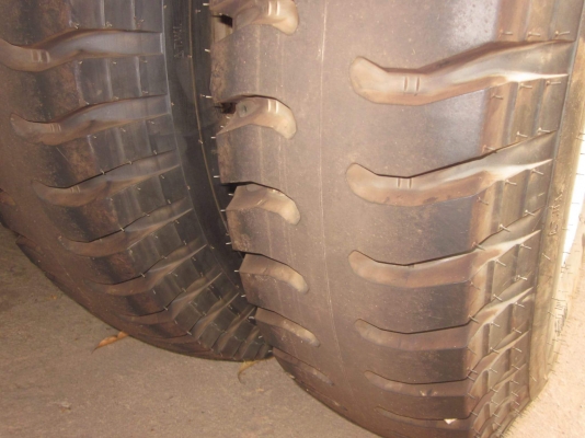 ฮีโน่สิบล้อ ขึ้นรถเกี่ยว ขึ้นแบล็คโค ขายไม่แพง 380,000.-