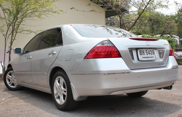 เชนจ์แล้ว ไฟท้าย 3เหลี่ยม สภาพสวยพร้อมใช้ ไมล์น้อย เชนจ์แล้ว ไฟท้าย 3เหลี่ยม สภาพสวยพร้อมใช้ ไมล์น้อย