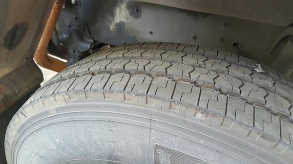 รถบรรทุกน้ำมัน 10 ล้อ ISUZU