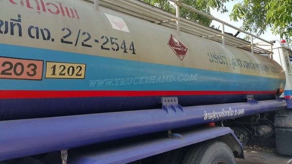 รถบรรทุกน้ำมัน 10 ล้อ ISUZU