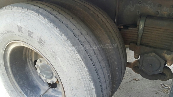 รถบรรทุกน้ำมัน 10 ล้อ ISUZU