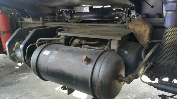 รถบรรทุกน้ำมัน 10 ล้อ ISUZU