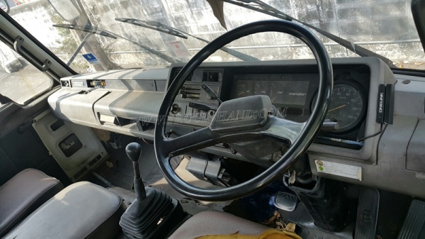 รถบรรทุกน้ำมัน 10 ล้อ ISUZU