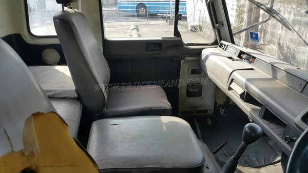 รถบรรทุกน้ำมัน 10 ล้อ ISUZU