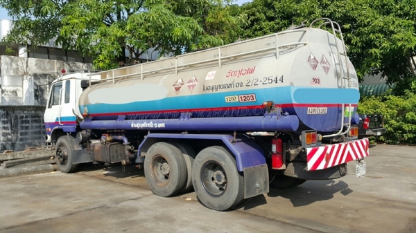 รถบรรทุกน้ำมัน 10 ล้อ ISUZU
