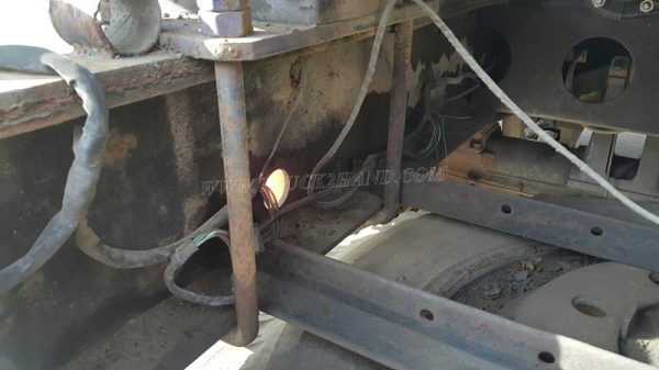 รถบรรทุกน้ำมัน 10 ล้อ ISUZU