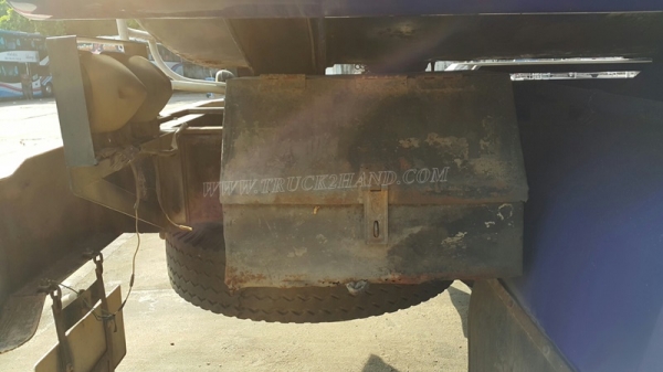 รถบรรทุกน้ำมัน 10 ล้อ ISUZU