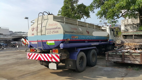 รถบรรทุกน้ำมัน 10 ล้อ ISUZU