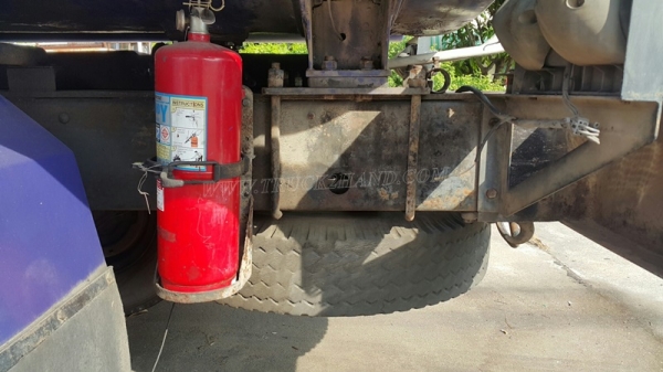 รถบรรทุกน้ำมัน 10 ล้อ ISUZU