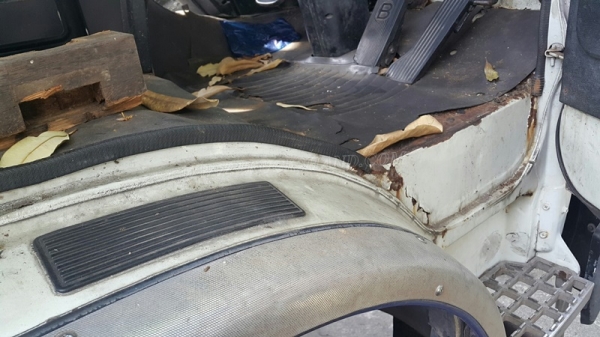 รถบรรทุกน้ำมัน 10 ล้อ ISUZU