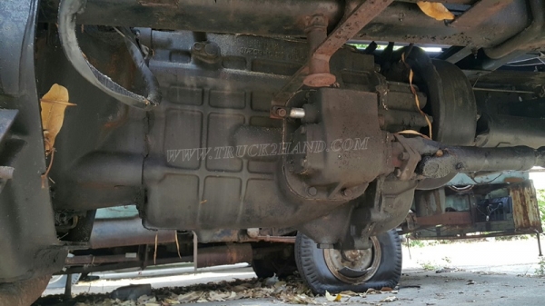 รถบรรทุกน้ำมัน 10 ล้อ ISUZU