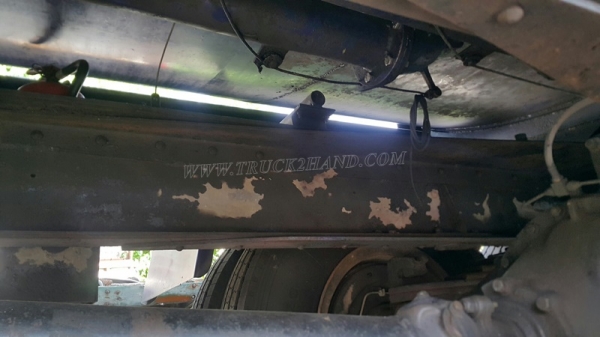 รถบรรทุกน้ำมัน 10 ล้อ ISUZU