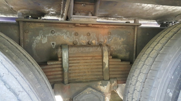 รถบรรทุกน้ำมัน 10 ล้อ ISUZU