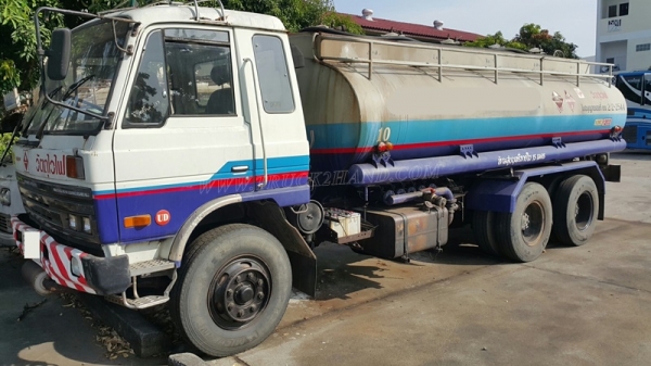 รถบรรทุกน้ำมัน 10 ล้อ ISUZU