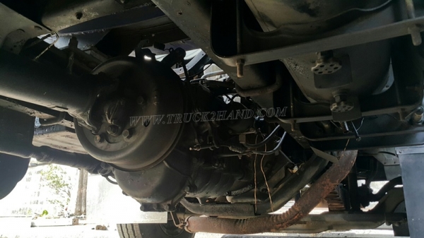 รถบรรทุกน้ำมัน 10 ล้อ ISUZU