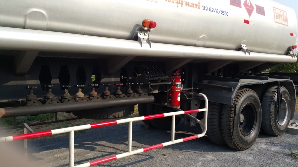 ขายหางเทรนเลอร์บรรทุกน้ำมัน 30,000 ลิตร โทร. 085-2681076