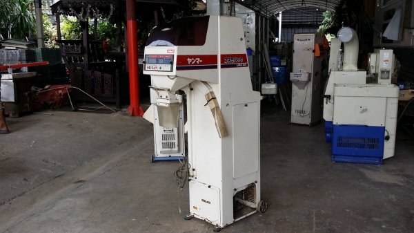 เครื่องชั่งพร้อมคัดแยกเมล็ด YANMAR  รุ่น URC20 เก่าญี่ปุ่น สภาพสวย