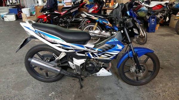 ขาย Honda Sonic 125 ล้อแม็ก สตาร์ทเท้า ลายสุดท้าย ปี 53 เครื่องดีเดิมๆ สภาพภายนอกสวย เล่มพร้อมชุดโอน ขาย Honda Sonic 125 ล้อแม็ก สตาร์ทเท้า ลายสุดท้าย ปี 53 เครื่องดีเดิมๆ สภาพภายนอกสวย เล่มพร้อมชุดโอน