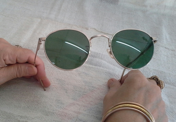 แว่นตาผู้ดีอังกฤษ 'หยดน้ำ-จอห์น เลน นอน'  CAMBRIDGE made in England