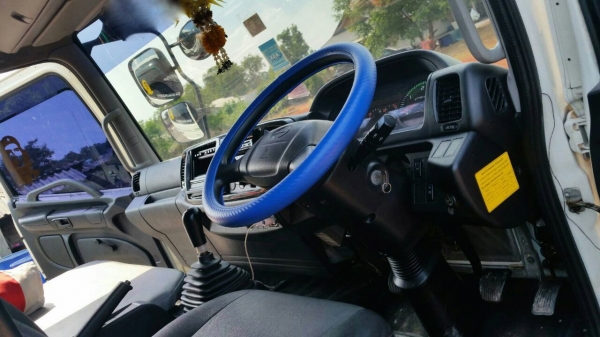 รถฮีโน่ 6 ล้อ ( ไม่ดั้ม ) FC9J 150 แรงม้า. ปี 56.  ( รถวิ่ง 3xx,xxx กม. )    สนใจติดต่อ  081 - 6079515