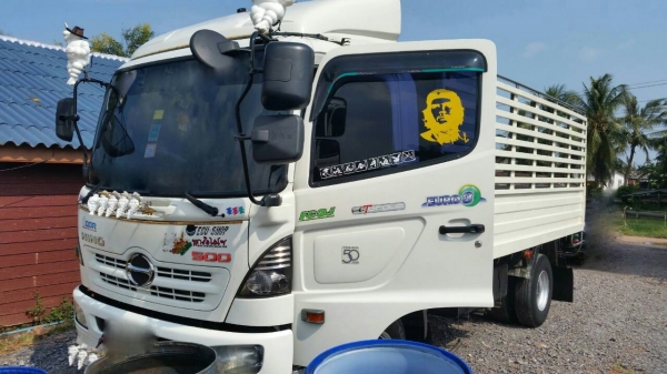 รถฮีโน่ 6 ล้อ ( ไม่ดั้ม ) FC9J 150 แรงม้า. ปี 56.  ( รถวิ่ง 3xx,xxx กม. )    สนใจติดต่อ  081 - 6079515