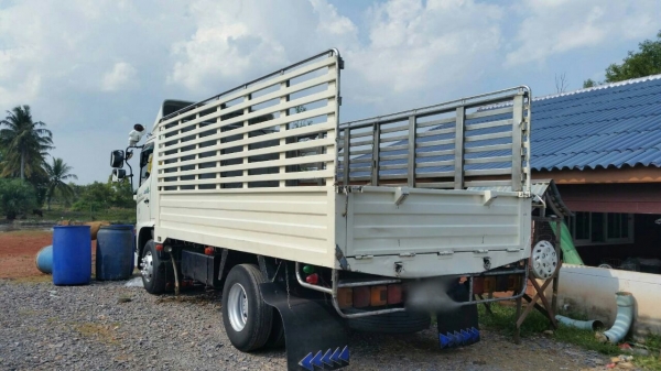 รถฮีโน่ 6 ล้อ ( ไม่ดั้ม ) FC9J 150 แรงม้า. ปี 56.  ( รถวิ่ง 3xx,xxx กม. )    สนใจติดต่อ  081 - 6079515