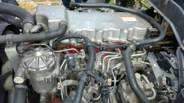 รถฮีโน่ 6 ล้อ ( ไม่ดั้ม ) FC9J 150 แรงม้า. ปี 56.  ( รถวิ่ง 3xx,xxx กม. )    สนใจติดต่อ  081 - 6079515