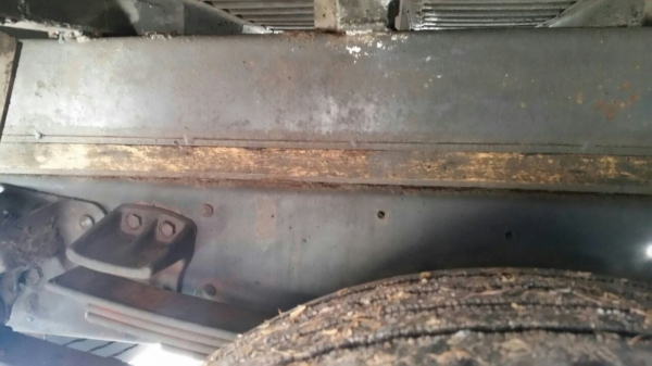 รถฮีโน่ 6 ล้อ ( ไม่ดั้ม ) FC9J 150 แรงม้า. ปี 56.  ( รถวิ่ง 3xx,xxx กม. )    สนใจติดต่อ  081 - 6079515