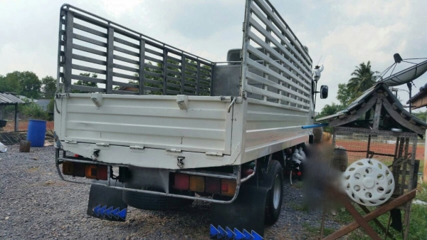 รถฮีโน่ 6 ล้อ ( ไม่ดั้ม ) FC9J 150 แรงม้า. ปี 56.  ( รถวิ่ง 3xx,xxx กม. )    สนใจติดต่อ  081 - 6079515