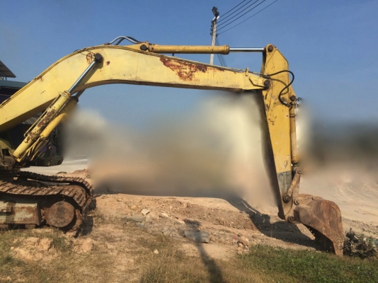 รถแบคโฮ KOBELCO  PC - 200 - 3    สนใจติดต่อ  081 - 6079515