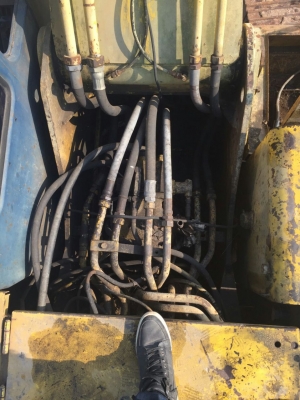 รถแบคโฮ KOBELCO  PC - 200 - 3    สนใจติดต่อ  081 - 6079515