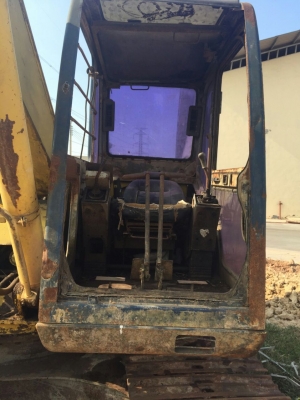 รถแบคโฮ KOBELCO  PC - 200 - 3    สนใจติดต่อ  081 - 6079515