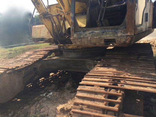 รถแบคโฮ KOBELCO  PC - 200 - 3    สนใจติดต่อ  081 - 6079515