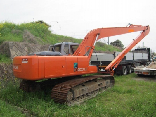 สนใจสั่งนำเข้าไหมครับ EX200LC-5#14H-03159 1996YR บูม18m ธีรเทพ 0627091748