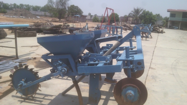 ขายหางริปเปอร์พร้อมถังฝังปุ๋ย มีใบตัดด้วย0810076640