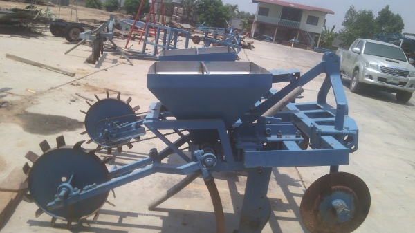 ขายหางริปเปอร์พร้อมถังฝังปุ๋ย มีใบตัดด้วย0810076640