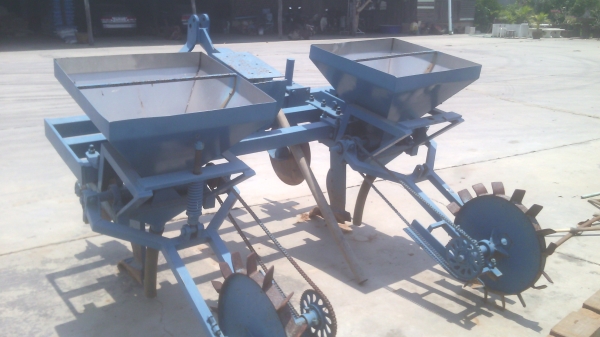 ขายหางริปเปอร์พร้อมถังฝังปุ๋ย มีใบตัดด้วย0810076640