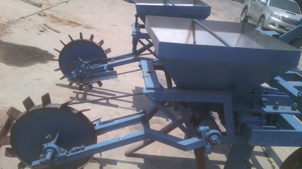 ขายหางริปเปอร์พร้อมถังฝังปุ๋ย มีใบตัดด้วย0810076640