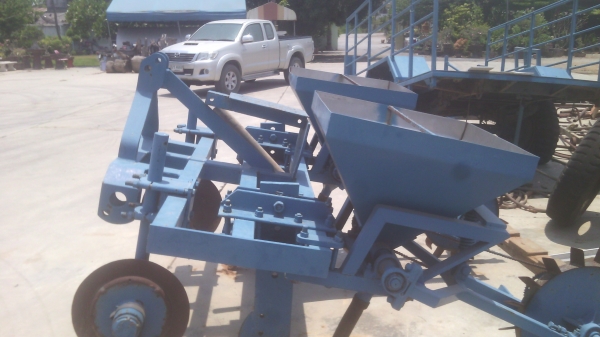 ขายหางริปเปอร์พร้อมถังฝังปุ๋ย มีใบตัดด้วย0810076640