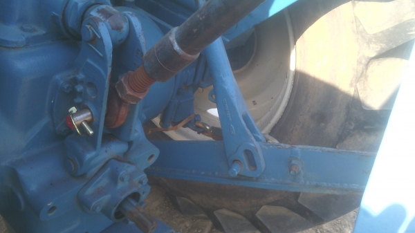 ขายรถไถฟอรด็  รุ่น6600ที3แท้ๆเต็มคัน  พร้อมเอกสารอินวอย