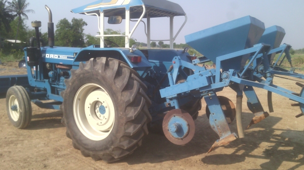 ขายรถไถฟอรด็  รุ่น6600ที3แท้ๆเต็มคัน  พร้อมเอกสารอินวอย