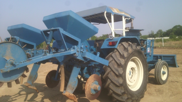 ขายรถไถฟอรด็  รุ่น6600ที3แท้ๆเต็มคัน  พร้อมเอกสารอินวอย