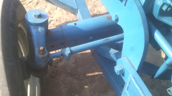 ขายรถไถฟอรด็  รุ่น6600ที3แท้ๆเต็มคัน  พร้อมเอกสารอินวอย