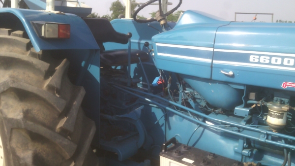 ขายรถไถฟอรด็  รุ่น6600ที3แท้ๆเต็มคัน  พร้อมเอกสารอินวอย