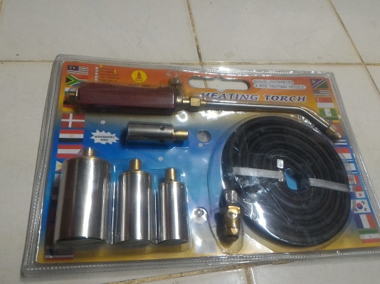 ชุดหัวพ่นไฟขนาดใหญ่ต่อให้กับถึงแก็สทั่วไปได้เลย  ยี่ห้อ OKURA พร้อมใช้หัวขนาดอื่นเลือกใช้ตามงานได้เลย สายแล้วหัวย่ำมาอย่างดี