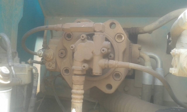 รถแบคโฮ KOBELCO  SK200 / YN - 11  ( รถทำงาน 1x,5xx ชม. )       สนใจติดต่อ  081 - 6079515