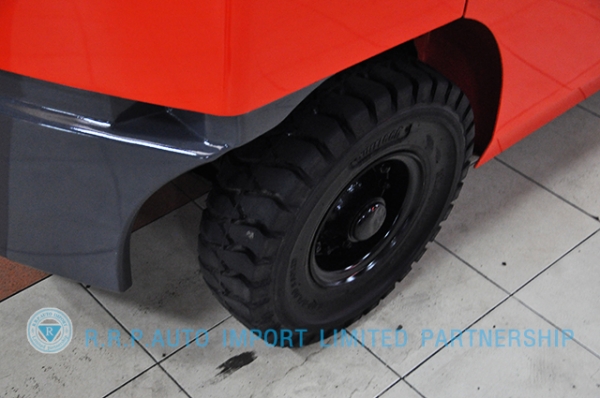 ขายรถโฟล์คลิฟท์มือสอง TOYOTAรุ่น 8FD25-35315 ราคา 485,000 บาท นำเข้าจากประเทศญี่ปุ่น 100\% ไม่เคยใช้งานในไทย